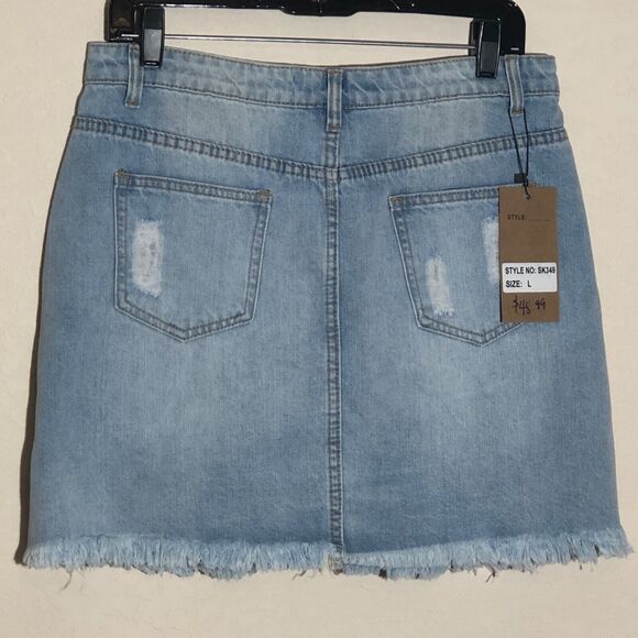 Fashion Express Denim Mini Skirt Sz L Distressed Ripped Raw Hem Festival Trendy - Picture 2 of 8